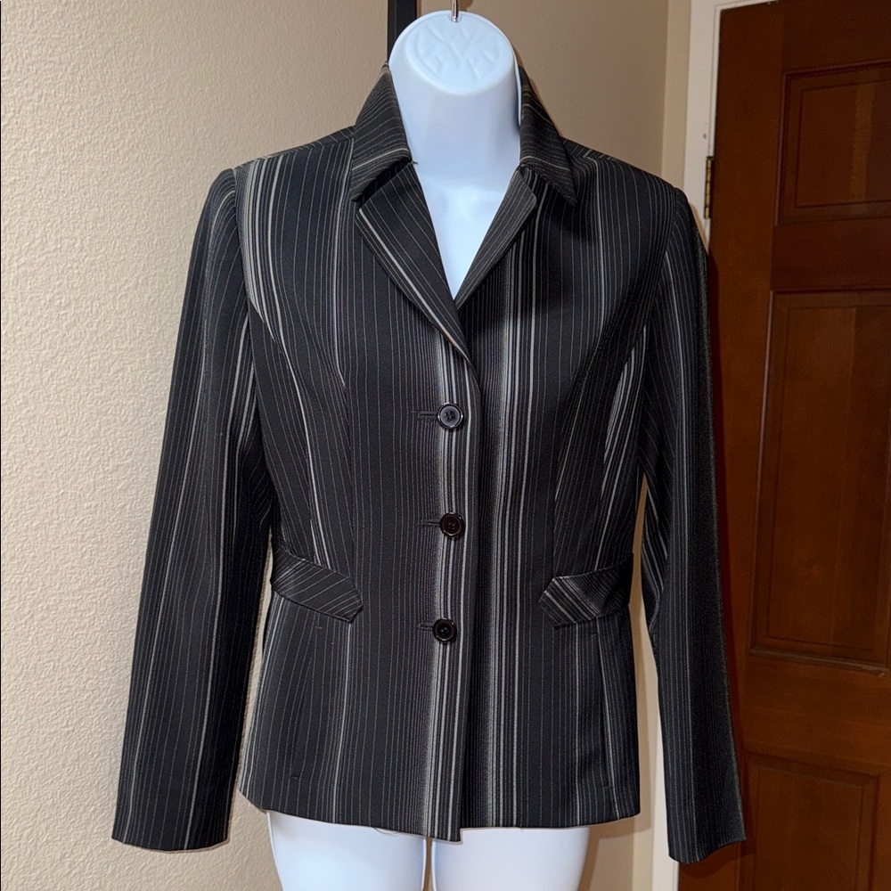VTG Donna Rae Elegant Black Pinstripe Career Blazer Women's Petite Size 2